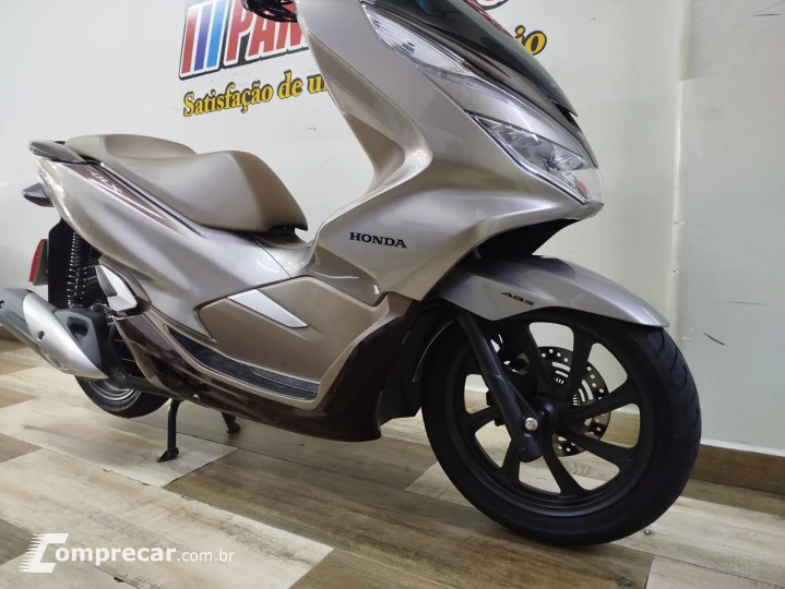 PCX 150 DLX