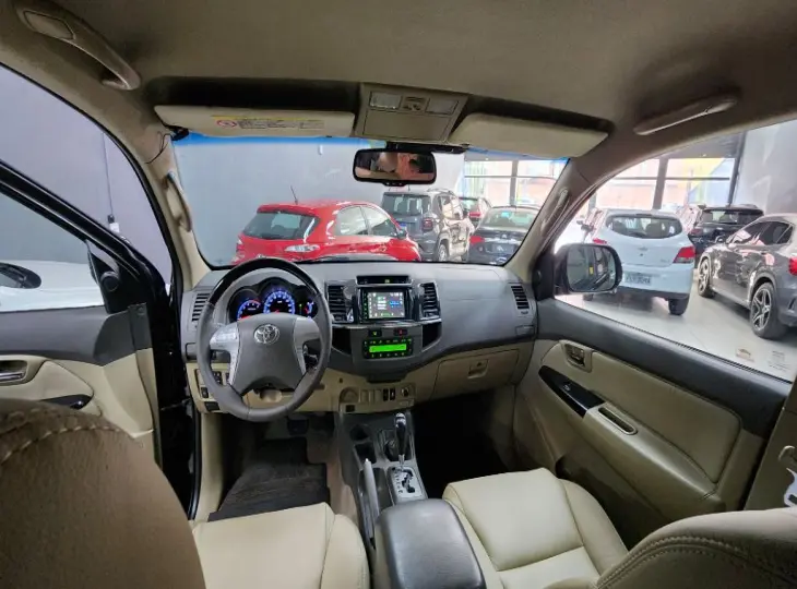 Hilux SW4 SRV D4-D 4x4 3.0 TDI Dies. Aut