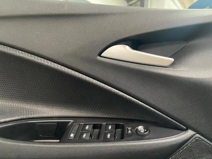 ONIX HATCH LT 1.0 12V FLEX 5P MEC