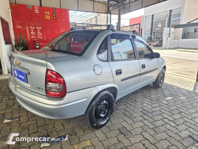 CLASSIC - 1.0 MPFI VHCE 8V 4P MANUAL