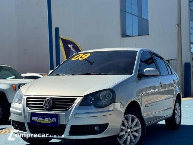 POLO SEDAN - 1.6 MI COMFORTLINE 8V 4P MANUAL