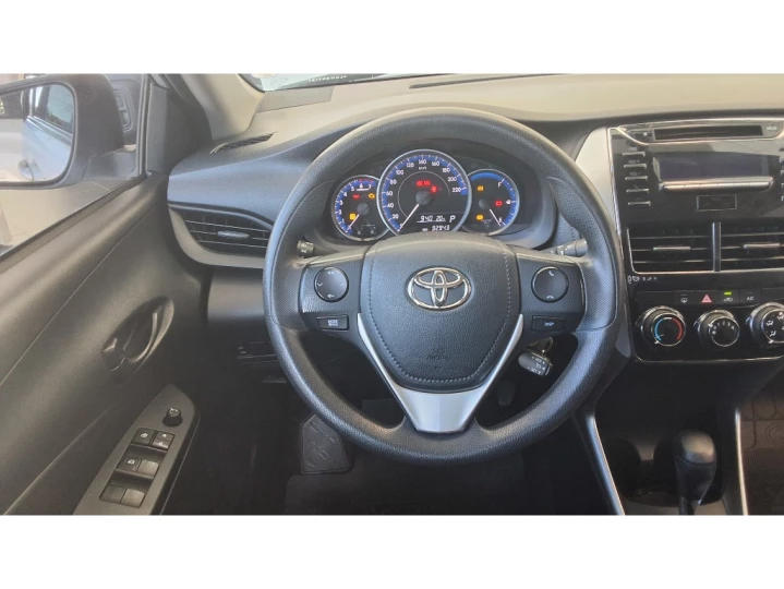 YARIS 1.5 16V FLEX SEDAN XL LIVE MULTIDRIVE