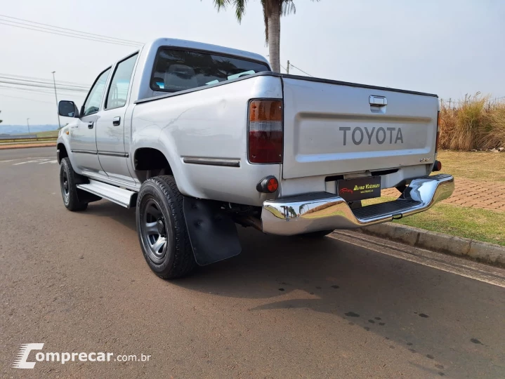 HILUX 3.0 SRV 4X2 CD 8V