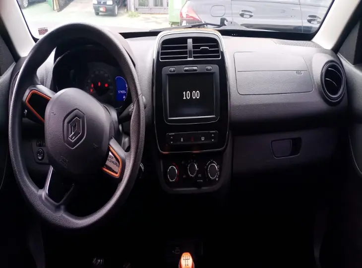 Kwid Outsider 1.0