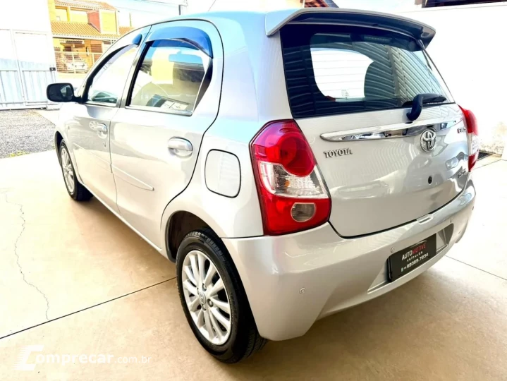Etios Hatch 1.5 XLS