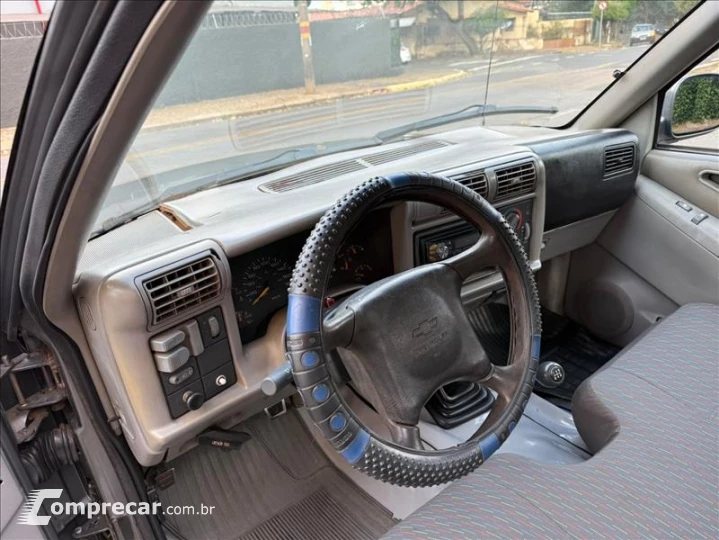 S10 2.2 EFI DLX 4X2 CS 8V