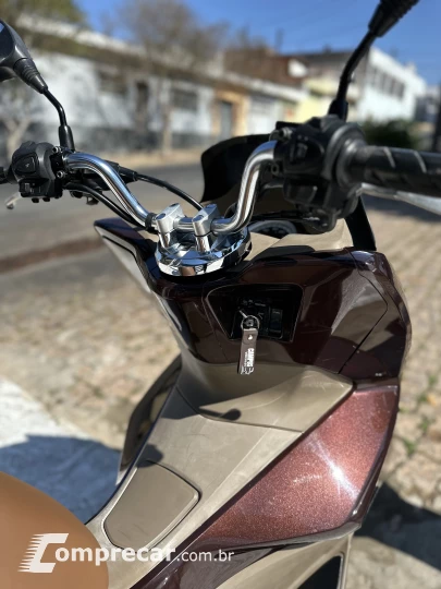 PCX 150 DLX
