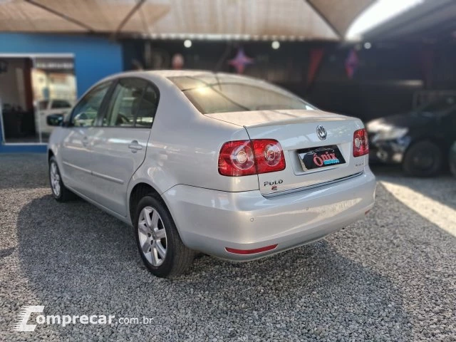 POLO SEDAN - 1.6 MI COMFORTLINE 8V 4P AUTOMATIZADO