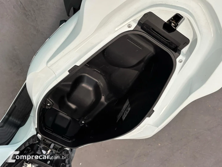 PCX 160 DLX ABS