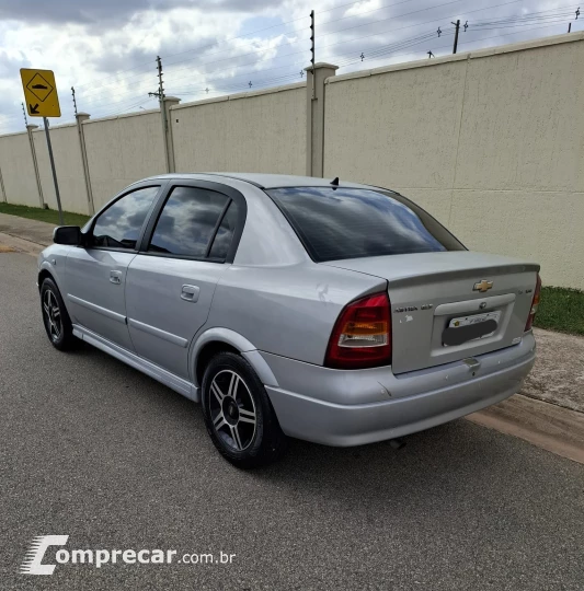 ASTRA 1.8 MPFI GL 8V