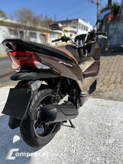 PCX 150 DLX