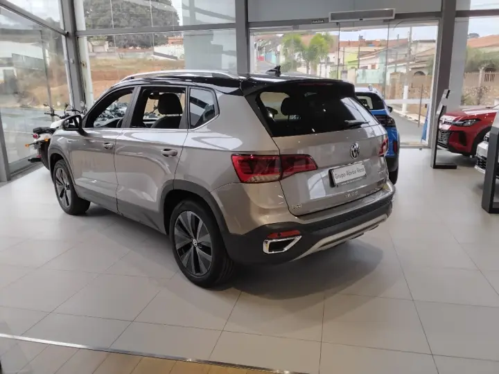 TAOS 1.4 250 TSI TOTAL FLEX HIGHLINE AUTOMÁTICO