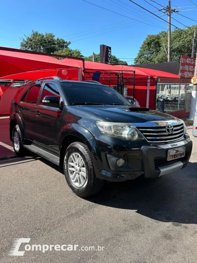 Hilux SW4 3.0 16V 4P SRV 4X4 7 LUGARES TURBO DIESEL AUTOMÁTI