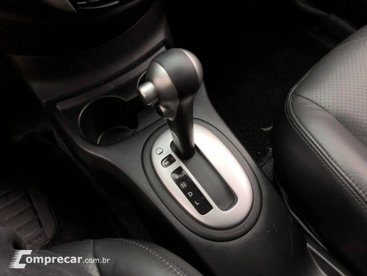 Versa 1.6 16V Flexstart Sl 4P Xtronic