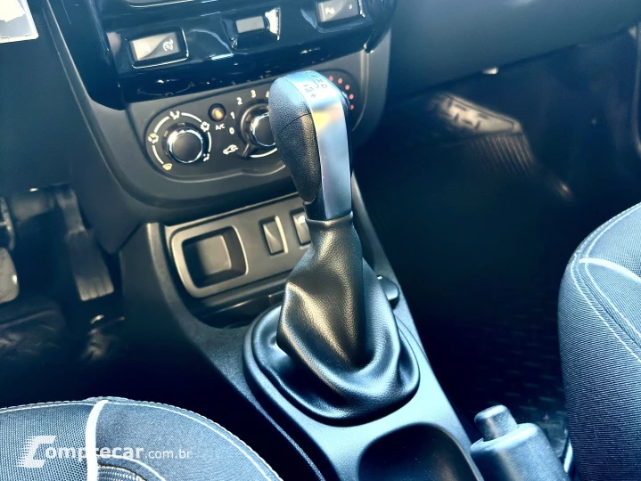 DUSTER OROCH 2.0 16V FLEX DYNAMIQUE 4P AUTOMÁTICO