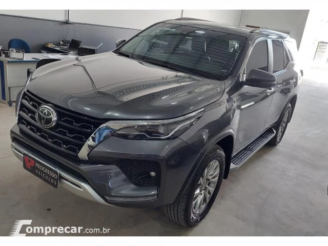 HILUX SW4 - 2.8 D-4D TURBO SRX 4X4 AUTOMÁTICO