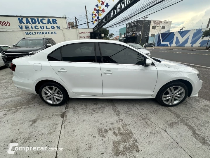 JETTA 2.0 TSI HIGHLINE 211CV GASOLINA 4P TIPTRONIC