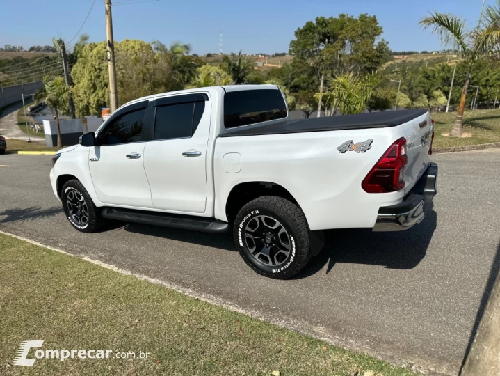 HILUX 2.8 D-4D TURBO DIESEL CD SRX 4X4 AUTOMÁTICO