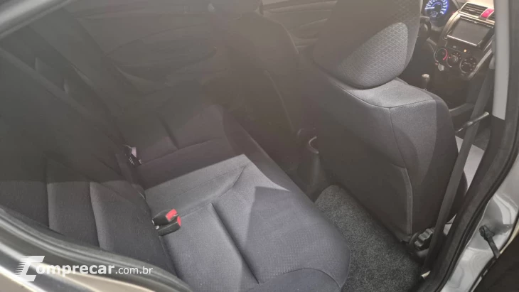 CITY 1.5 DX Sedan 16V