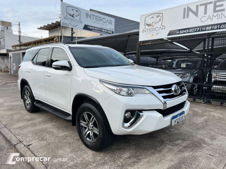 HILUX SW4 2.7 SR 7 Lugares 4X2 16V