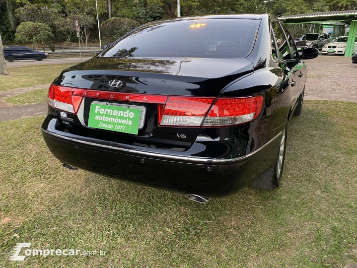 AZERA 3.3 MPFI GLS Sedan V6 24V
