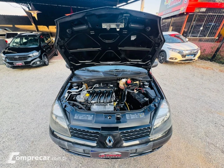 Clio Hatch 1.6 16V 4P PRIVILEGE