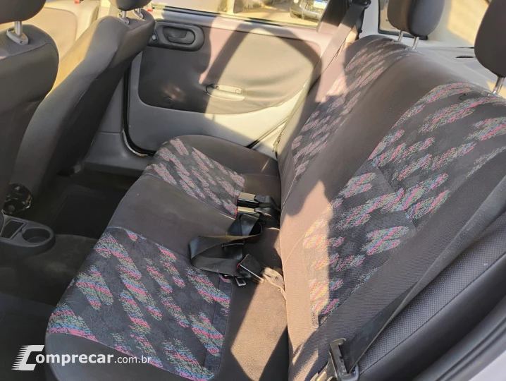 CORSA 1.0 MPFI Sedan 8V