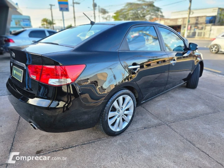 CERATO 1.6 EX Sedan 16V