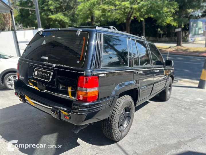 Grand Cherokee 4.0 Laredo 4X4 6I 12V Gasolina 4P Automático