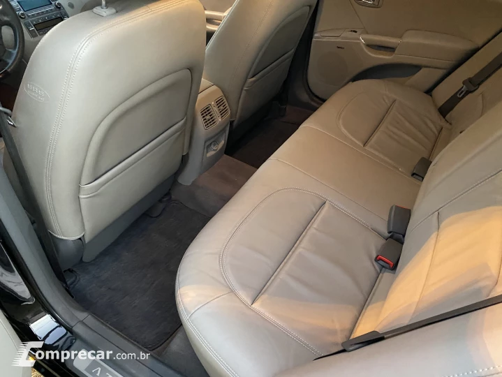 AZERA 3.3 MPFI GLS Sedan V6 24V