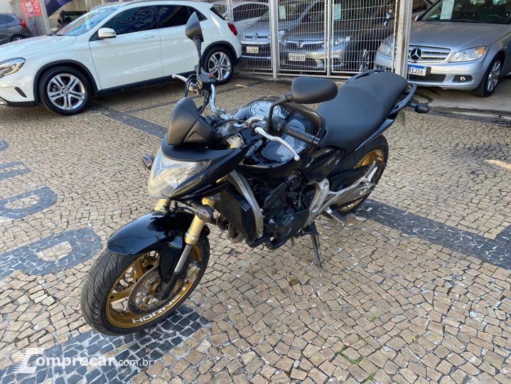 CB 600F HORNET