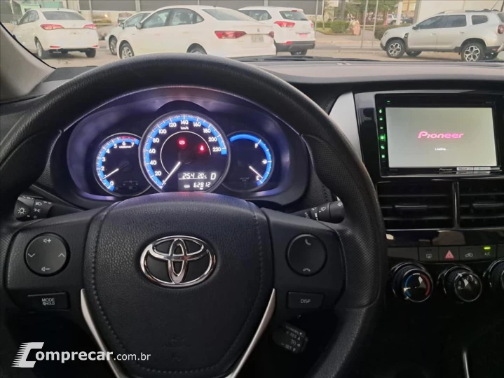 YARIS 1.5 16V FLEX SEDAN XL LIVE MULTIDRIVE