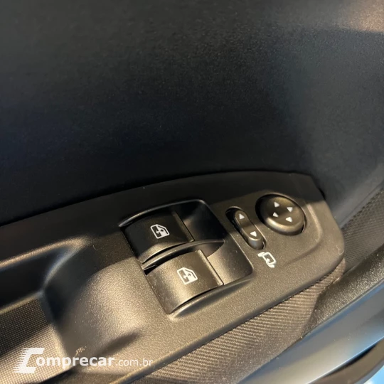 CRONOS DRIVE 1.8 16V Flex Aut.
