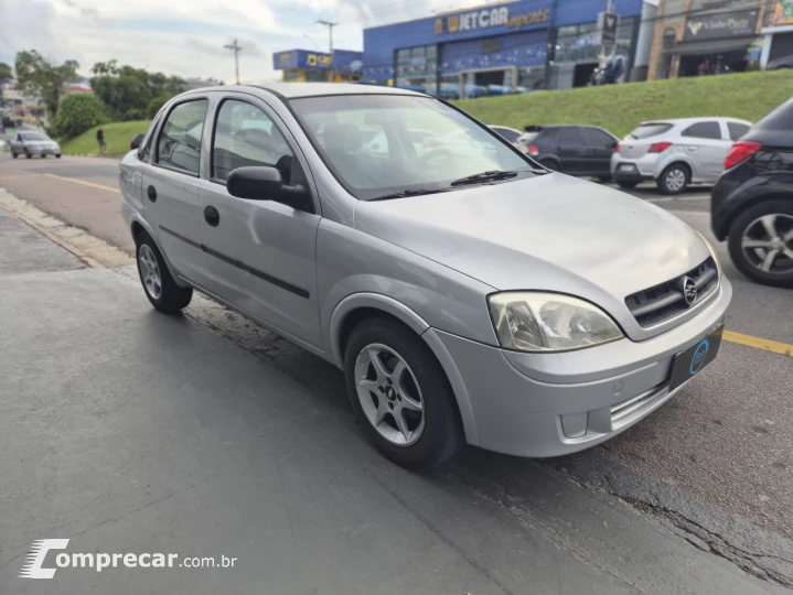 Corsa Sedan 1.0 MPFI 8V 71cv 4p