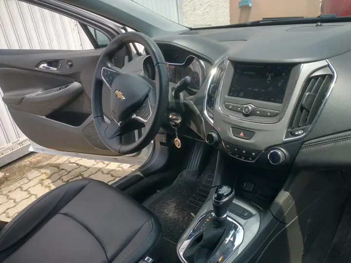 CRUZE 1.4 LT