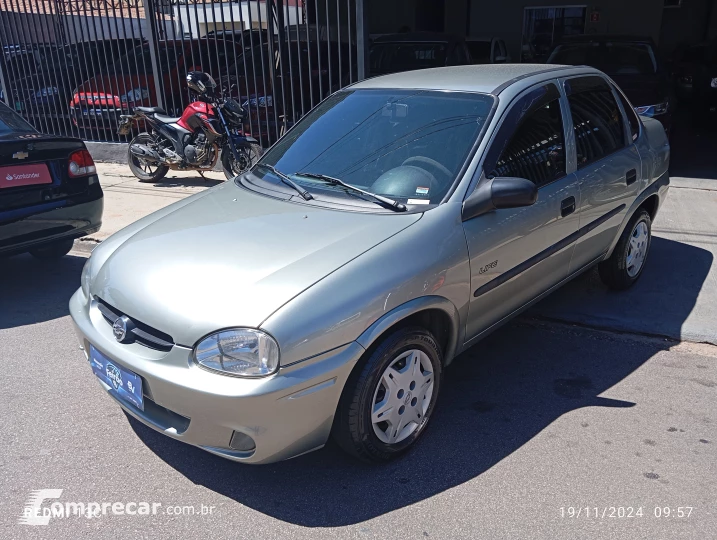 CORSA 1.0 MPFI Classic Sedan Life 8V