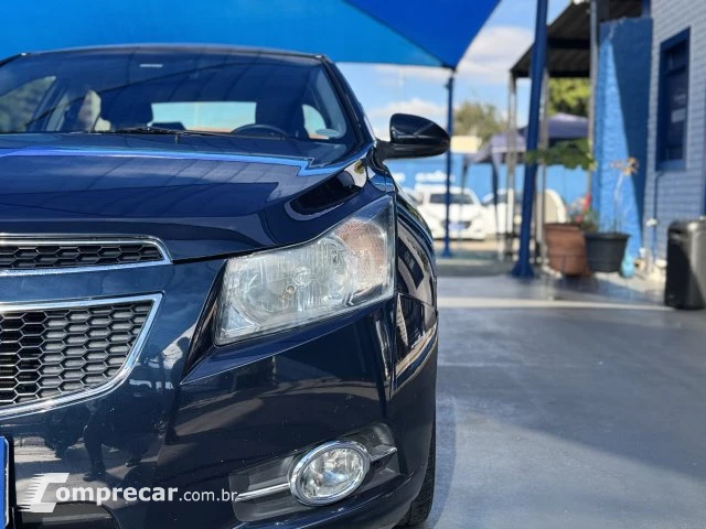 CRUZE SEDAN - 1.8 LT 16V 4P AUTOMÁTICO