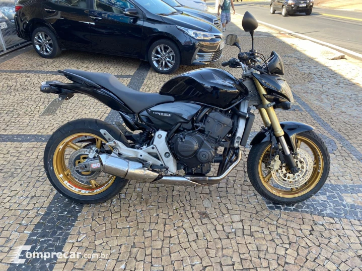 CB 600F HORNET