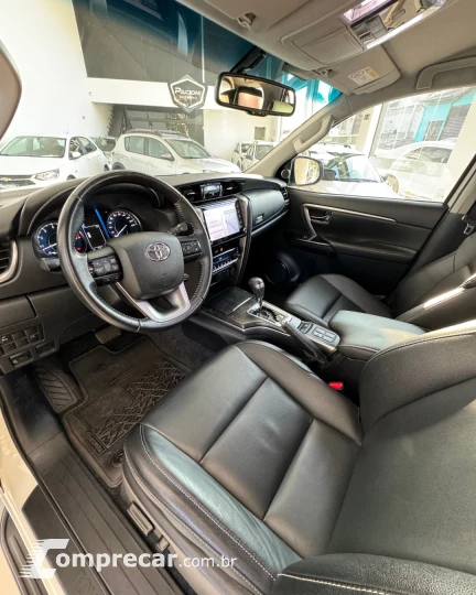 HILUX SW4 2.7 SRV 7 Lugares 4X2 16V