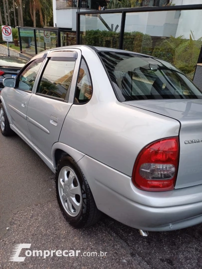 CORSA 1.6 MPFI GLS Sedan 8V