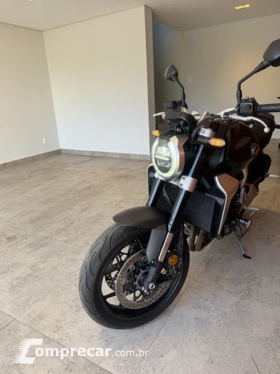 CB 1000r