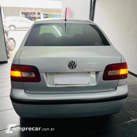 POLO SEDAN 1.6