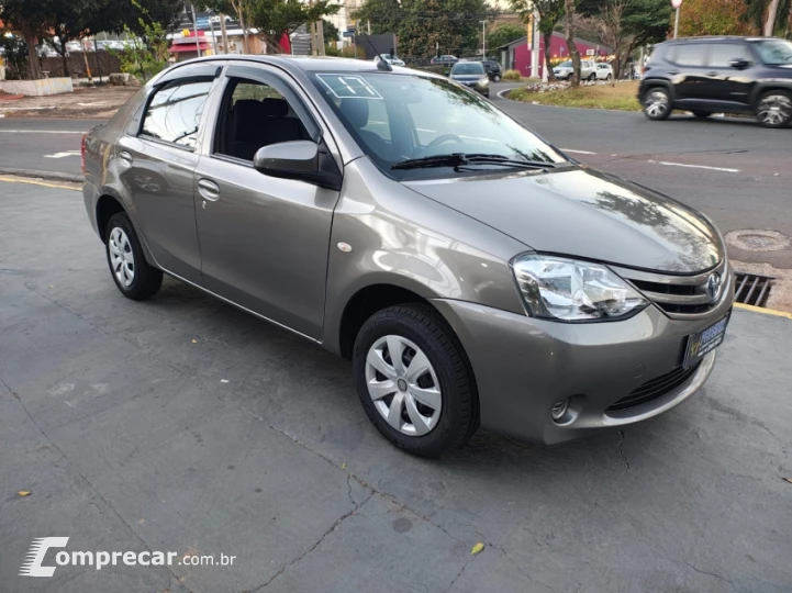 ETIOS 1.5 X Plus Sedan 16V