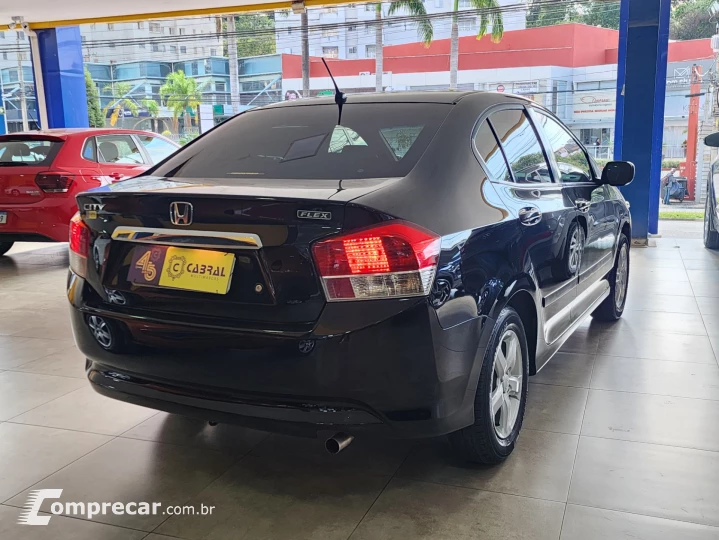 CITY 1.5 LX Sedan 16V