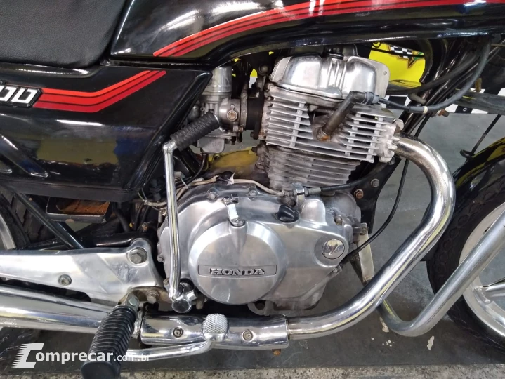 CB400
