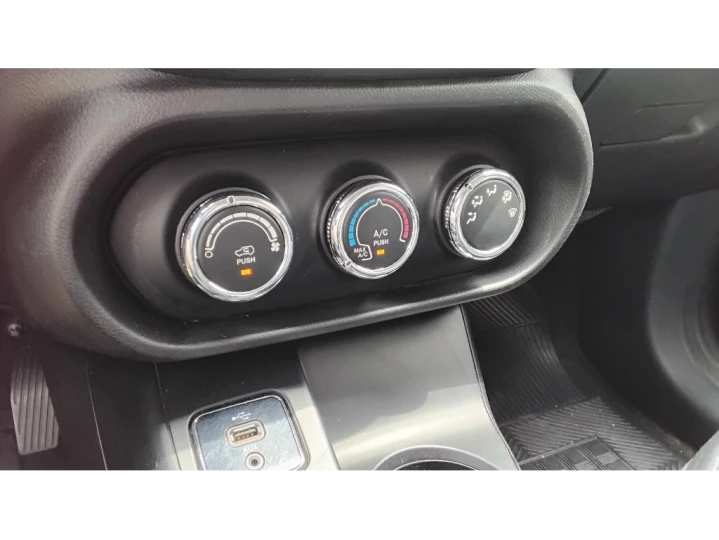 TORO 1.8 16V EVO FLEX FREEDOM AT6