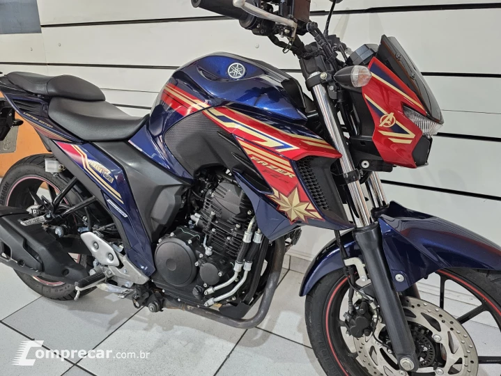FZ25 FAZER capita marvel