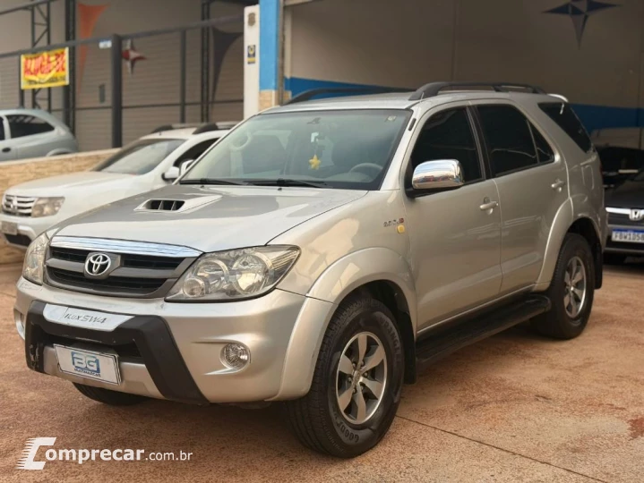 Hilux SW4 SRV D4-D 4x4 3.0 TDI Dies. Aut