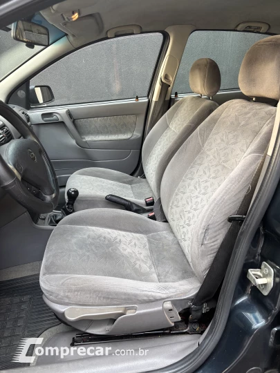 ASTRA 1.8 MPFI Comfort Sedan 8V
