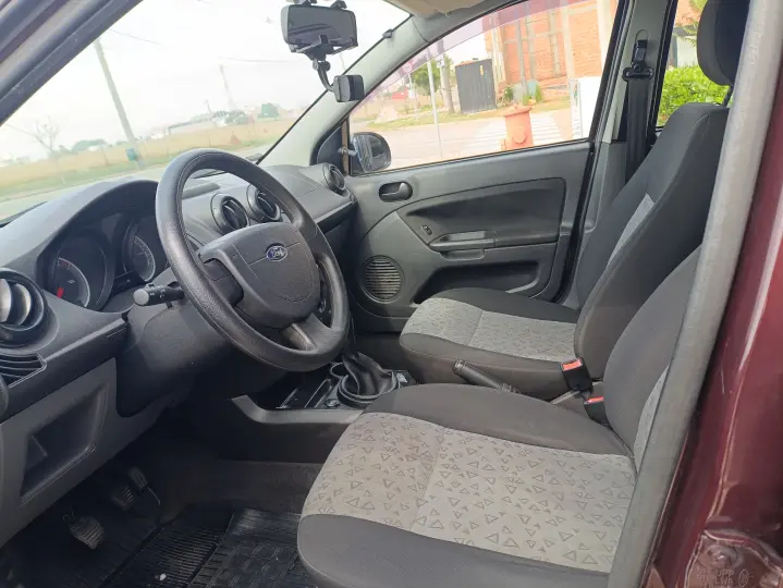 FIESTA 1.6 Rocam SE Plus Sedan 8V